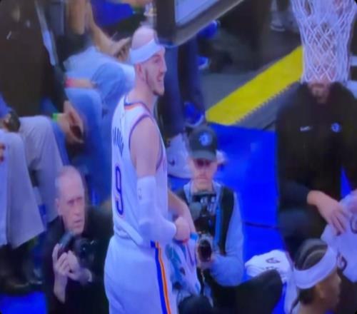 羅馬體育報,米蘭明年,月評估續約,香港赛马会,赛程安排,赛果查询,马匹资料,比赛分析